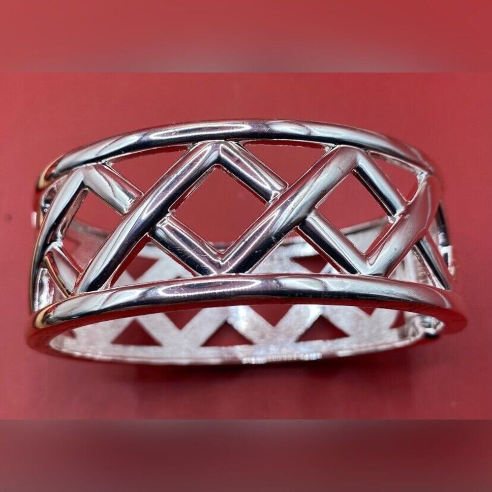Women’s Bracelet Silver Tone Weave Bangle Cuff 7”